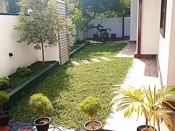 Single Storey House for Sale in Jamburaliya