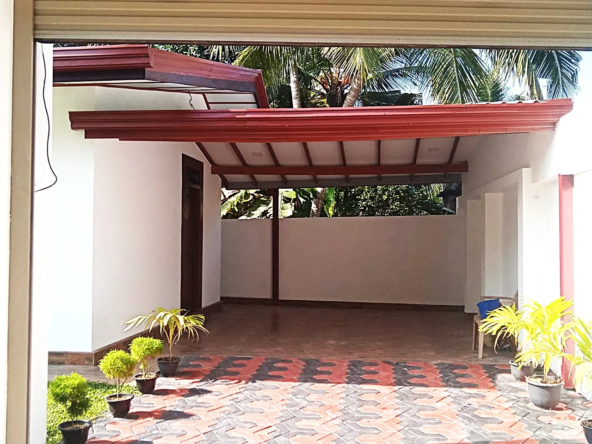 Single Storey House for Sale in Jamburaliya
