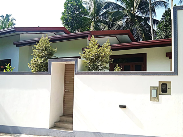 Single Storey House for Sale in Jamburaliya