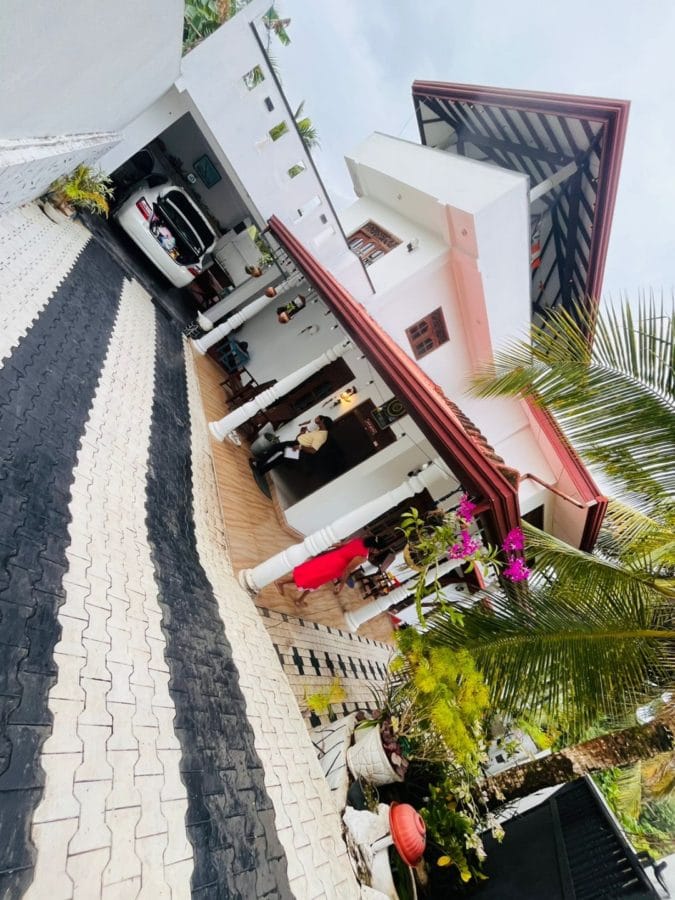 Two-Story Modern House for Rent in Kalutara Hennatiyangala