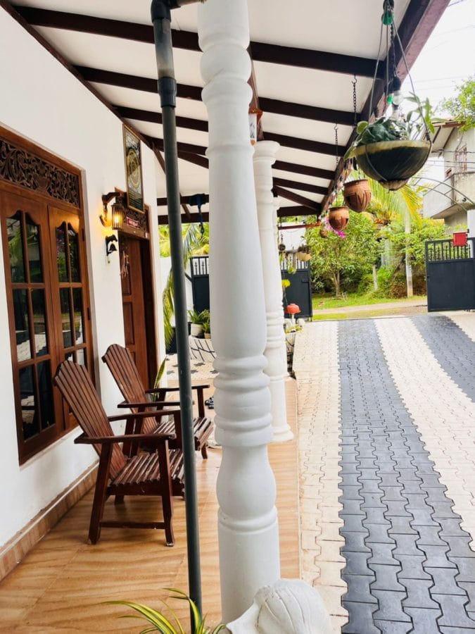 Two-Story Modern House for Rent in Kalutara Hennatiyangala